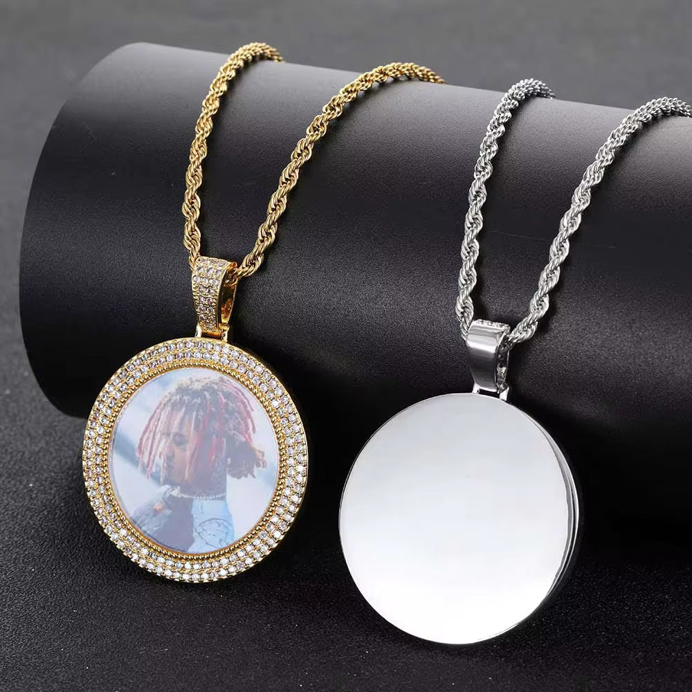 Portaretrato 40mm doble fila de diamantes 18k Gold plated PVD