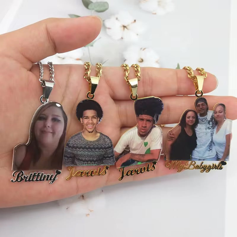 Custom Photo & Name Pendant – 18K Gold PVD | Stainless Steel