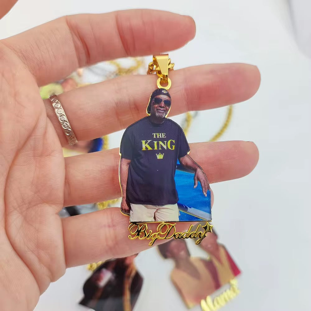 Custom Photo & Name Pendant – 18K Gold PVD | Stainless Steel