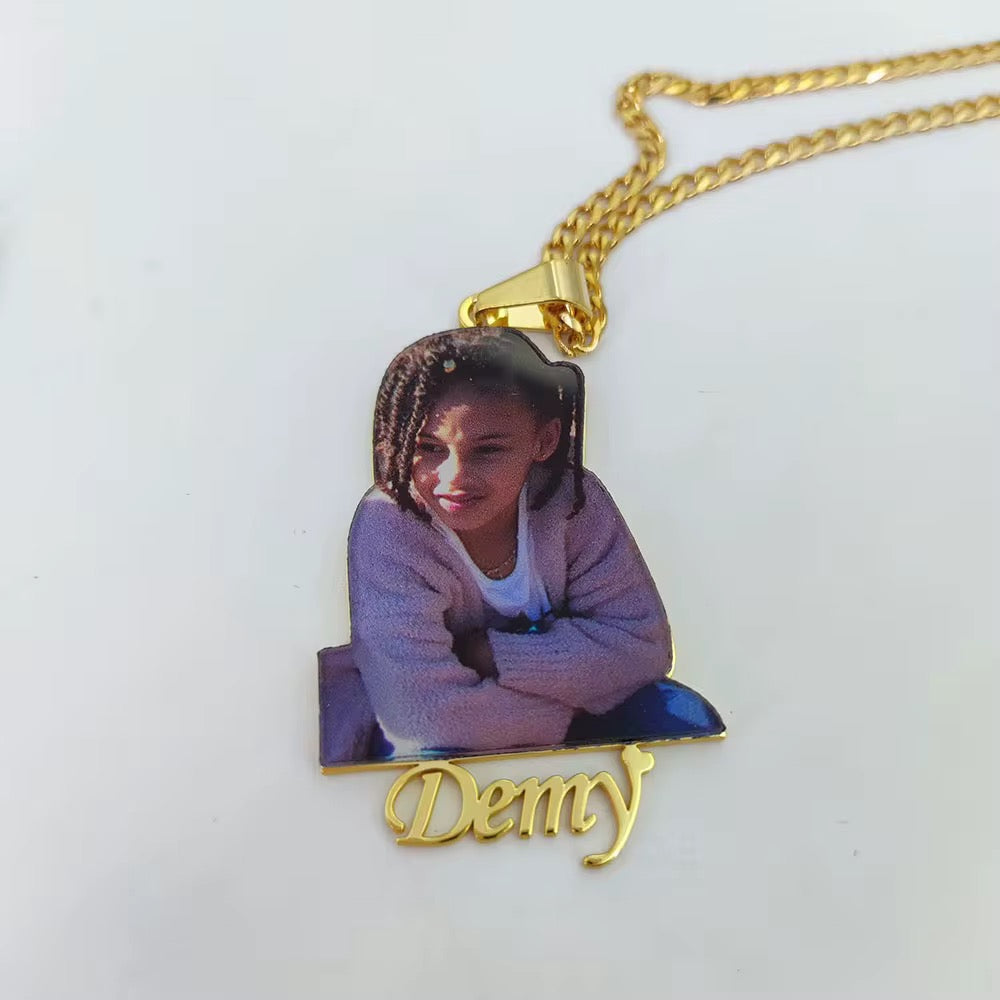 Custom Photo & Name Pendant – 18K Gold PVD | Stainless Steel