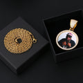 Portaretrato circular bañado en oro de 18k